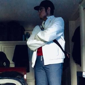 Meet your Posher, Axel jair